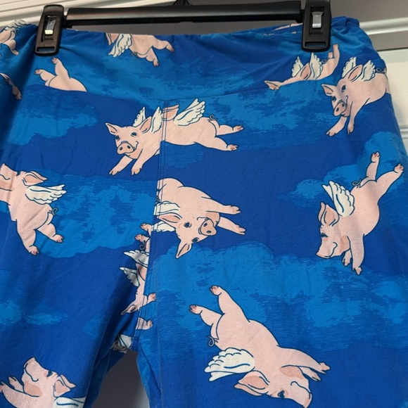 Lularoe when pigs fly leggings, Tall and Curvy - Picture 3 of 7